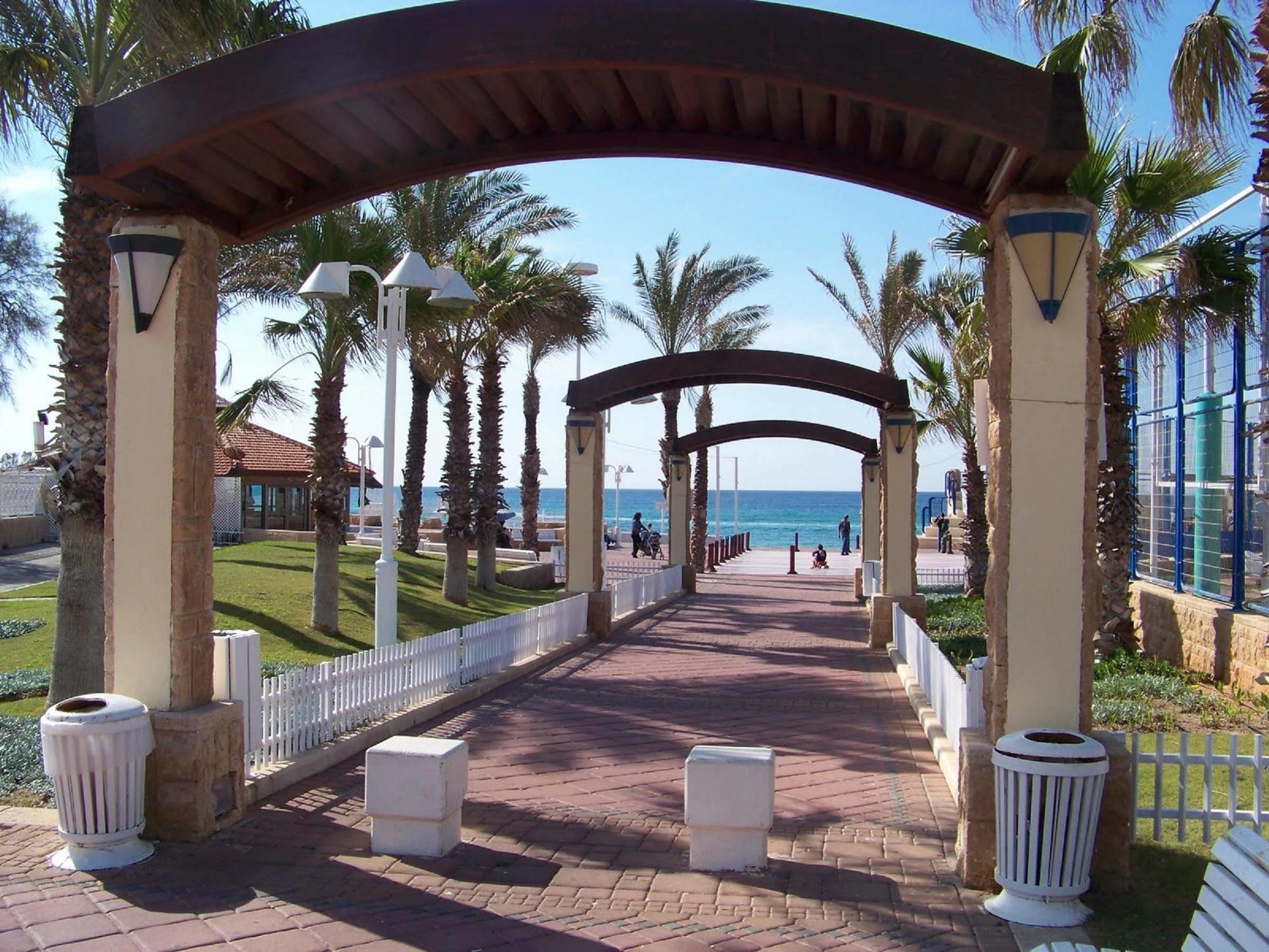 Ga'Aton Motel Nahariya Ngoại thất bức ảnh